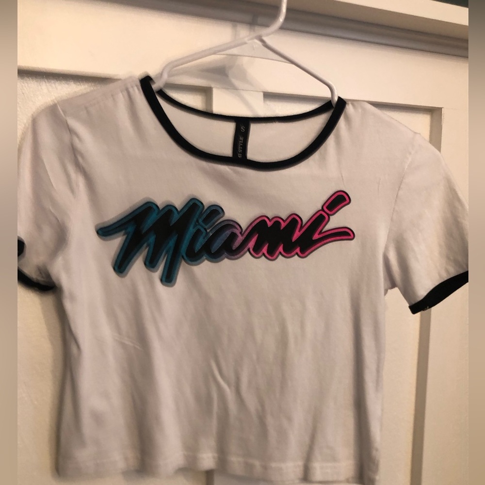 Cropped Miami shirt